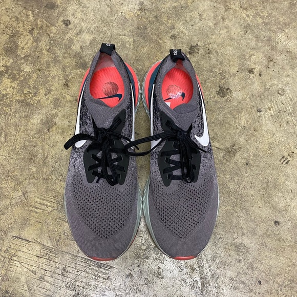 Nike Epic React Flyknit Running Shoes - Picture 4 of 8